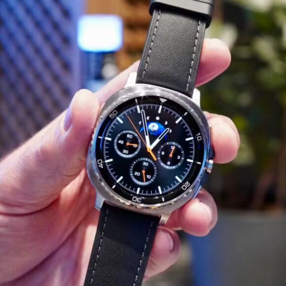 Samsung Galaxy Watch8 Classic 46mm Bluetooth, Black – New - Picture 7 of 9